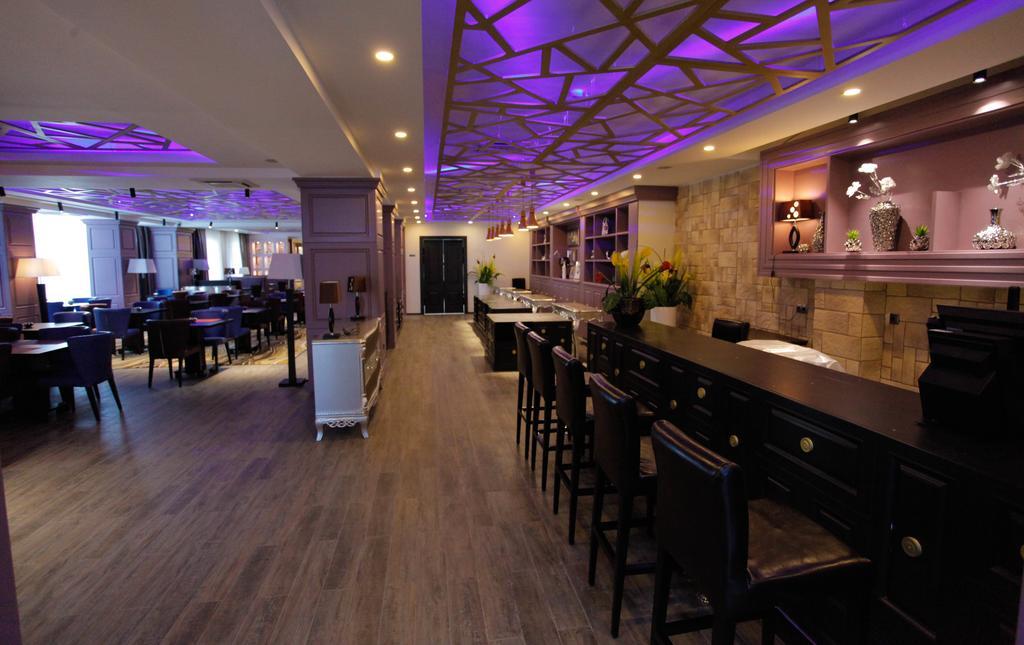 Absolute Hotel Astana Zewnętrze zdjęcie