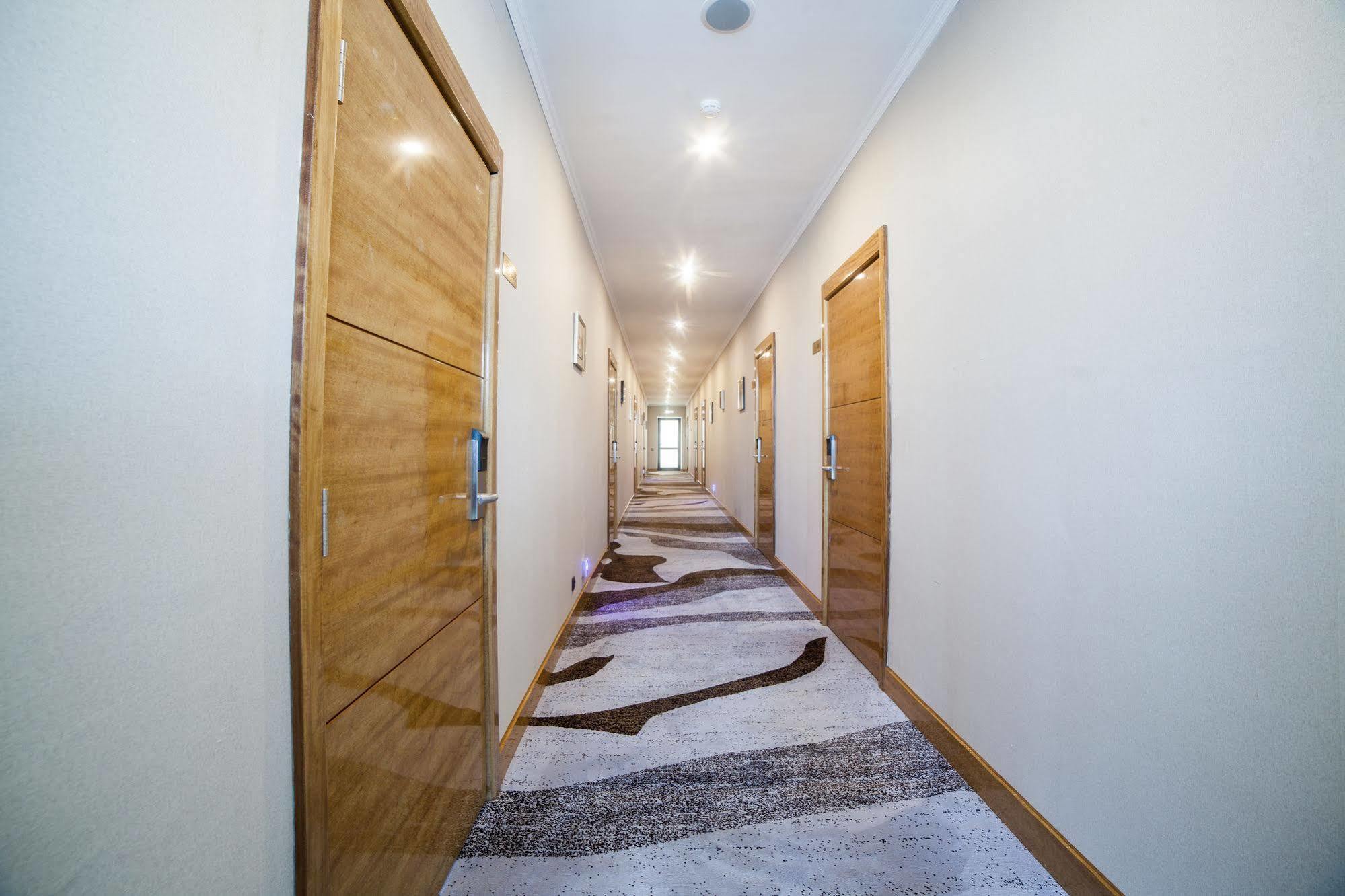 Absolute Hotel Astana Zewnętrze zdjęcie